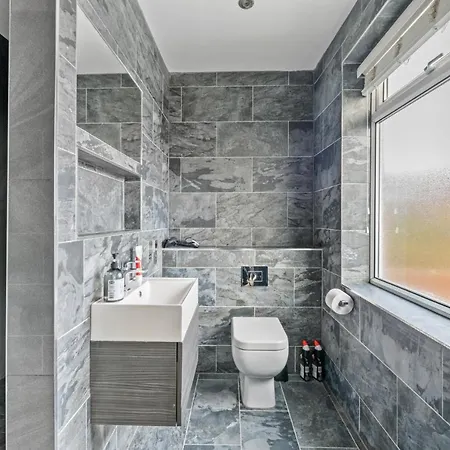 New Bright & Stylish 4bd Centre Of Leeds Hébergement de vacances *