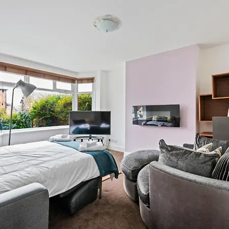 New Bright & Stylish 4bd Centre Of Leeds