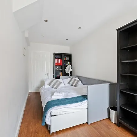 New Bright & Stylish 4bd Centre Of Leeds