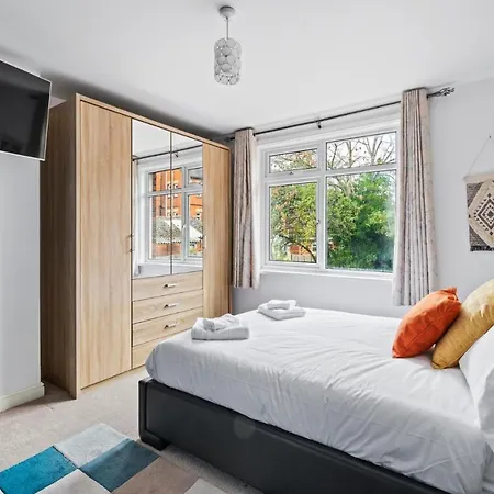 New Bright & Stylish 4bd Centre Of Leeds